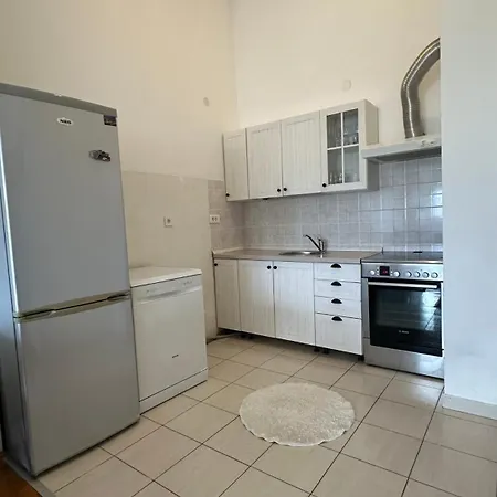 Point דירה פודגוריצה